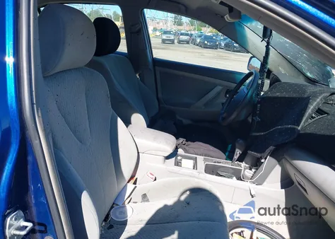 2009 Toyota Camry Le z USA, uszkodzony, nr VIN 4T1BE46KX9U378452